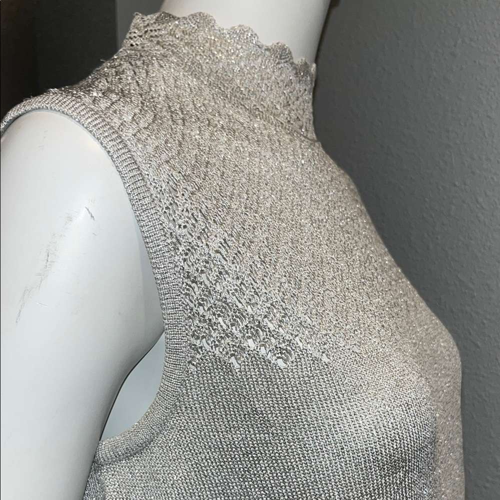 Elegant Silver Lace Women's Top Vintage st. John Size med beautifully made. - Picture 11 of 15